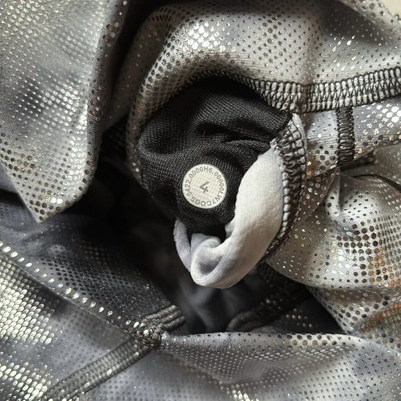 LULULEMON ALIGN HR SHORTS 8” *SHINE DIAMOND DYE STARLIGHT GRAPHITE GRAY FOIL NWT - Picture 9 of 9